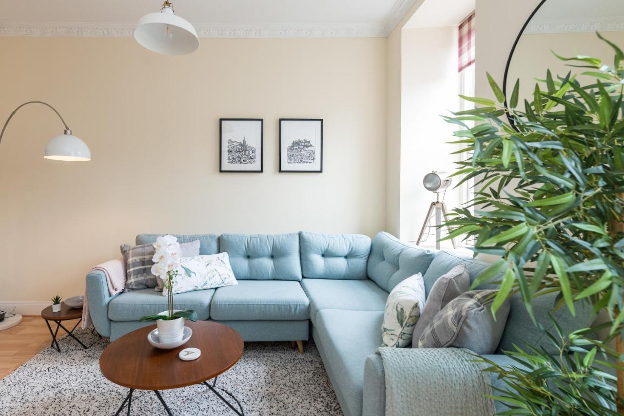 Bright And Modern 2 Bed Apartment เอดินบะระ ภายนอก รูปภาพ